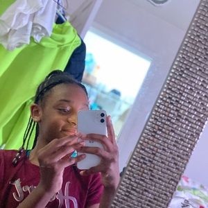 Meet your Posher, Denasia